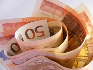 50 euro scheine in ein bündel gerollt