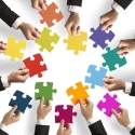 Puzzle-teile symbolisieren Integration