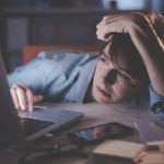 Altbekannte Arbeitsmodelle führen durch die gestiegenen Anforderungen dazu, dass Mitarbeiter schlicht unter dem Stress verschleißen. Bildquelle: fotolia.com © stokkete