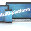 Smartphone, Tablet und Laptop mit Multi-Plattform-Wort