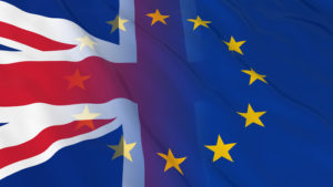 Beziehungskonzept der Briten und der Europäischen Union - verschmolzene Flaggen von Großbritannien und EU