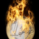 Digitale Visualisierung eines brennenden Euro