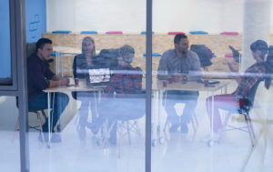 Start-Business-Team treffen im modernen Büro