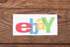 Ebay Logo auf Holz