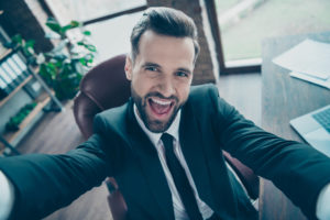 Selfie eines Businessmann im Büro