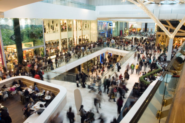 Einkaufen im stationären Handel bleibt trotz Pandemie beliebter als der Online-Einkauf