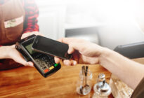 Kontaktloses Bezahlen mit Smartphone