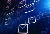 E-Mailsymbole vor einem blauen Hintergrund