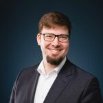 Porträtfoto von Jan Wunderlich, CX-Stratege und Senior-Consultant von moveXM