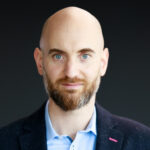 Porträtfoto von Jan Bindig, Gründer und Geschäftsführer der Bindig Media GmbH, mit der Marke DATA REVERSE, Datenrettung