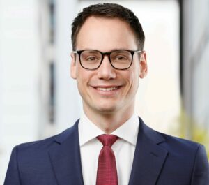 Porträtfoto von Prof. Dr. Christoph Juhn, Geschäftsführender Partner von der JUHN Partner GmbH