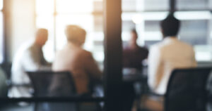Businessleute in einem Meeting im Büro
