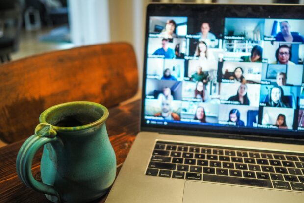 Hybrid Work für Unternehmen und neue Möglichkeiten mit AI-Agents