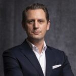 Porträtfoto von Hagen Schönfeld, Gründer und Geschäftsführer von Masterpiece