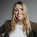 Porträtfoto von Nora Dietrich, Psychotherapeutin und Autorin